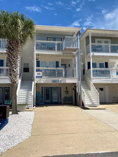 103 41st St #B, Mexico Beach, FL 32456