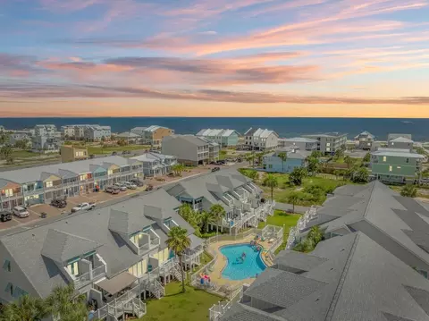 100 38th St #B, Mexico Beach, FL 32456