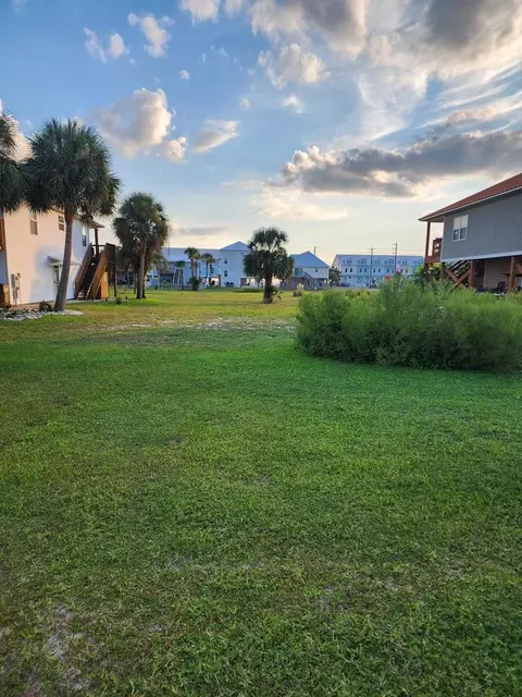 8135 Americus Ave, Port St. Joe, FL 32456