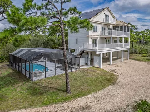 1604 Ivy Way, Saint George Island, FL 32328