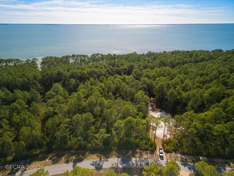 306 Gramercy Plantation Blvd, Eastpoint, FL 32328