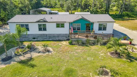 511 NE Ave H, Carrabelle, FL 32322