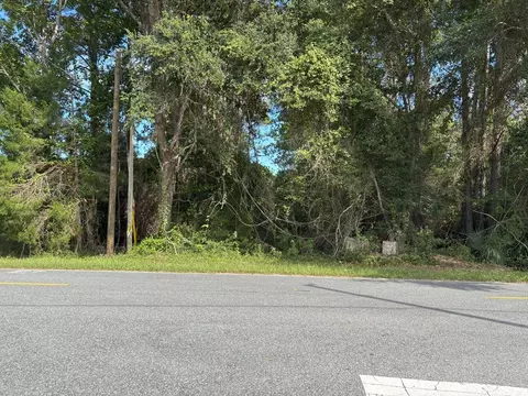 2593 Oak St, Lanark Village, FL 32323