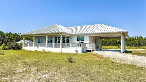 110 Shell Bay Ct, Carrabelle, FL 32322
