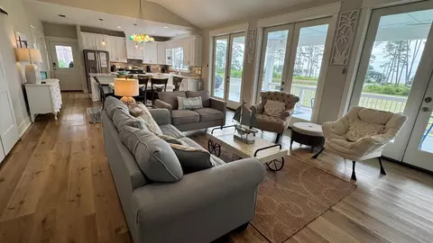 Living - 110 Shell Bay Ct, Carrabelle, FL 32322 photo 3 of 3