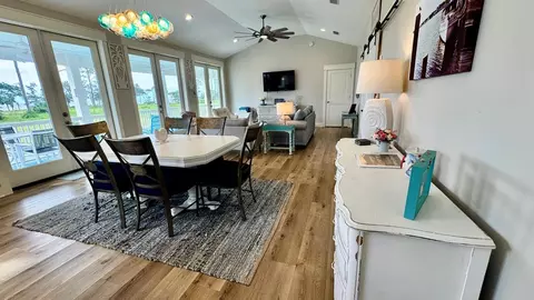 Dining - 110 Shell Bay Ct, Carrabelle, FL 32322 photo 1 of 2