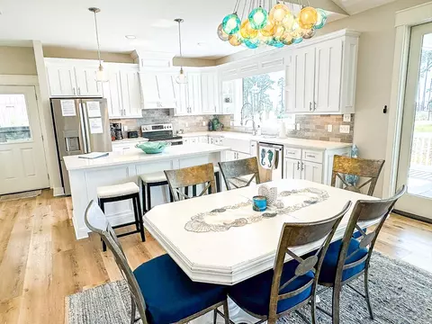 Dining - 110 Shell Bay Ct, Carrabelle, FL 32322 photo 2 of 2