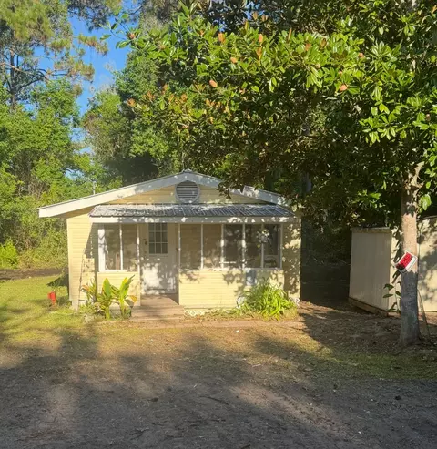 1209 NE 1st St, Carrabelle, FL 32322