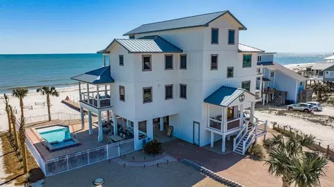 1426 E Gulf Beach Dr, Saint George Island, FL 32328