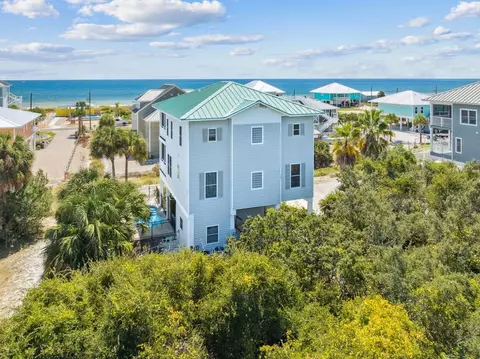 1032 E Gulf Beach Dr, Saint George Island, FL 32328