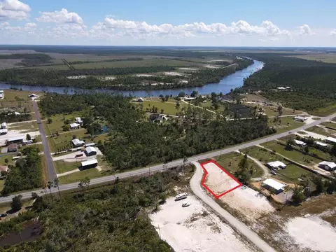 105 Yellowfin Dr, Overstreet, FL 32456