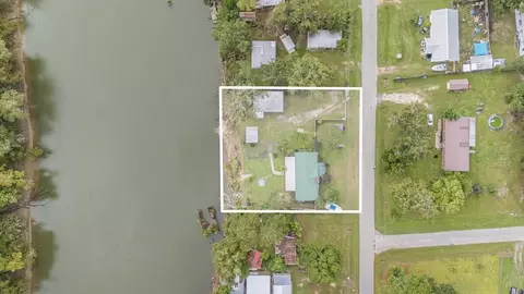 204 Riverview Dr, Wewahitchka, FL 32465