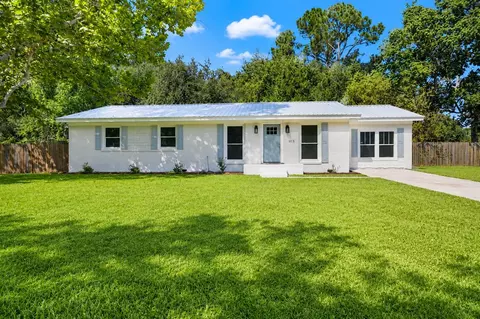 53 Bay Shore Dr, Apalachicola, FL 32320