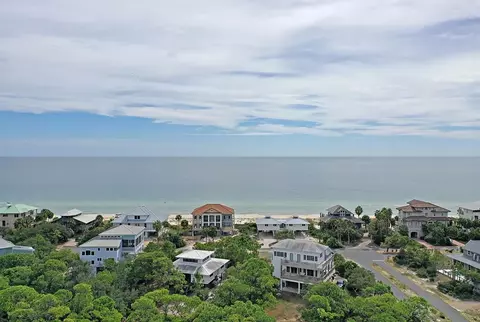 1804 Denise Ct, Saint George Island, FL 32328