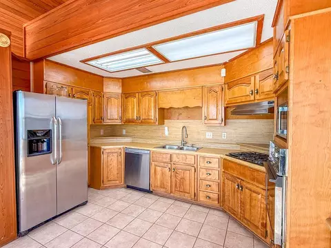 Kitchen - 425 River Rd, Carrabelle, FL 32322 photo 4 of 4