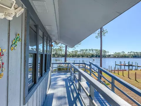 Exterior - 425 River Rd, Carrabelle, FL 32322 photo 2 of 6