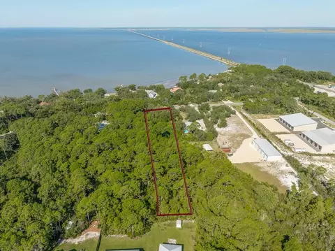 Nnn S Bay Shore Dr, Eastpoint, FL 32328