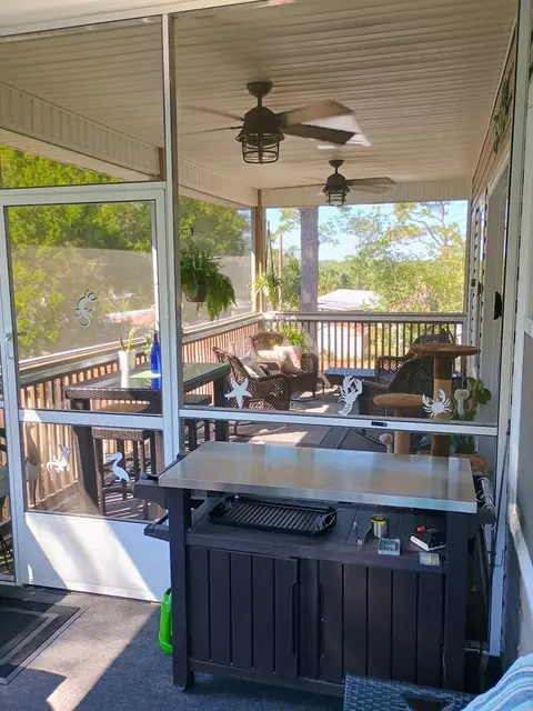 Exterior - 811 Bruce Ave, Carrabelle, FL 32322 photo 10 of 19