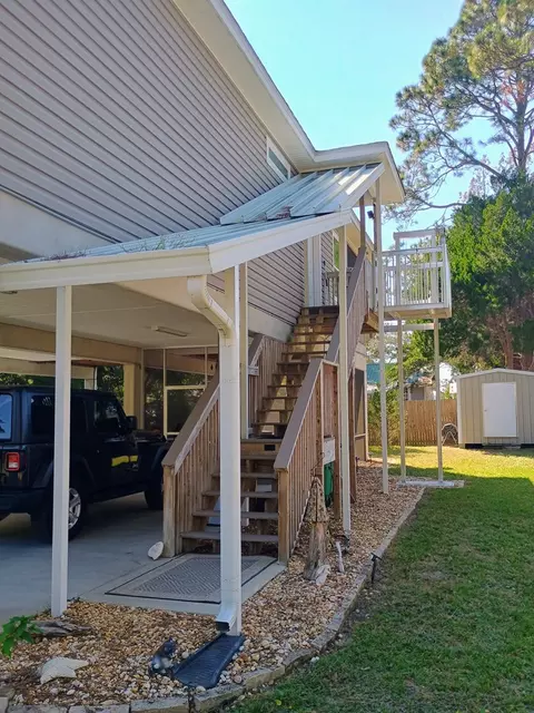 Exterior - 811 Bruce Ave, Carrabelle, FL 32322 photo 4 of 19