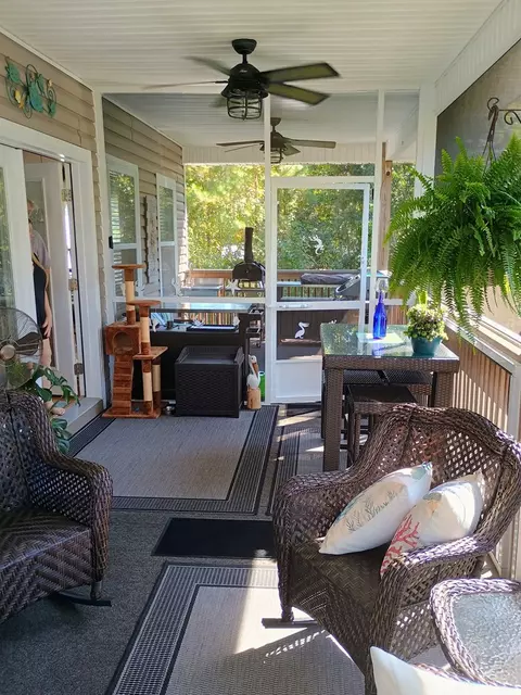 Exterior - 811 Bruce Ave, Carrabelle, FL 32322 photo 7 of 19