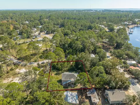 View/Area - 811 Bruce Ave, Carrabelle, FL 32322 photo 5 of 9