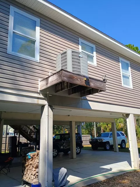 Exterior - 811 Bruce Ave, Carrabelle, FL 32322 photo 3 of 19