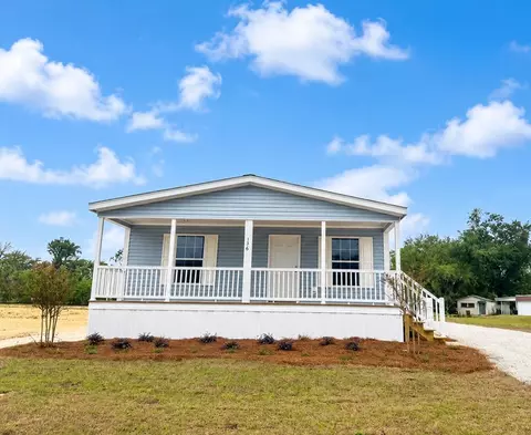 136 Meadow Ln, Wewahitchka, FL 32465