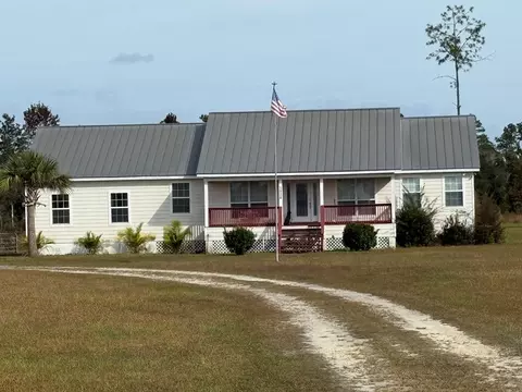 3927 Cr 381, Wewahitchka, FL 32465