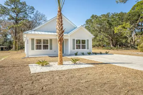 224 17th St, Apalachicola, FL 32320