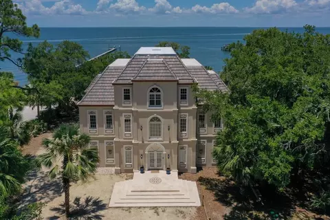 2223 Coquina Dr, Saint George Island, FL 32328