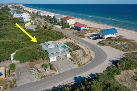 1181 W Gorrie Dr, Saint George Island, FL 32328