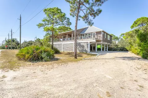 601 W Pine Ave, Saint George Island, FL 32328