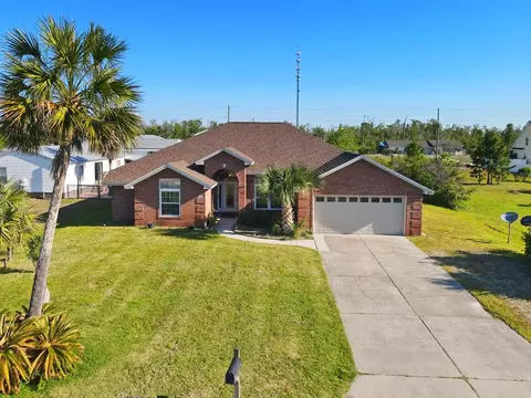 412 La Siesta Dr, Mexico Beach, FL 32456