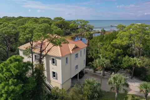 2223 Egret Point Rd, Saint George Island, FL 32328