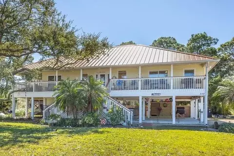 332 Cook St, Saint George Island, FL 32328