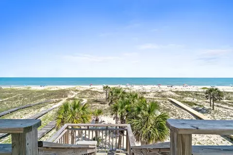 160 E Gorrie Dr, Saint George Island, FL 32328