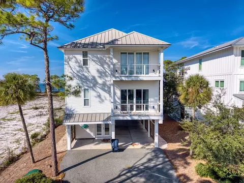 1629 Wayfarers Ct, Saint George Island, FL 32328