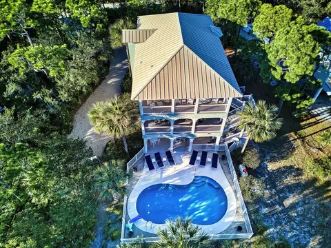 1824 Denise Ct E, Saint George Island, FL 32328