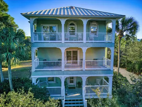 1824 Denise Ct E, Saint George Island, FL 32328
