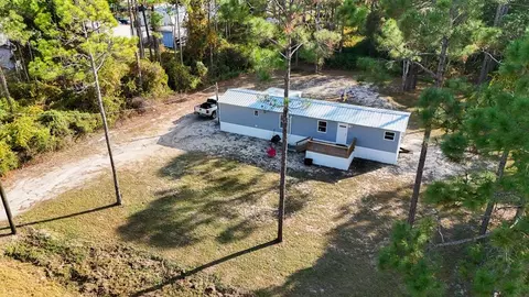 276 Twin Lakes Rd, Eastpoint, FL 32328