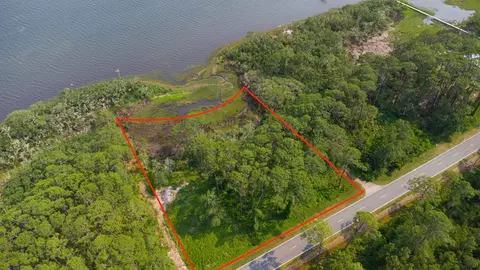 2724 Hwy 98 E, Lanark Village, FL 32323