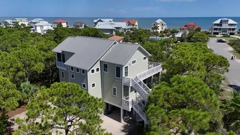 1704 Magnolia Rd, Saint George Island, FL 32328