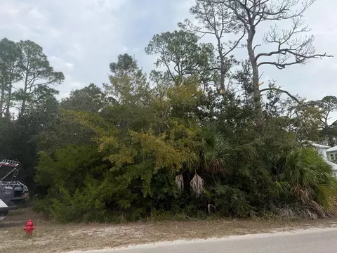 199 14th St, Apalachicola, FL 32320