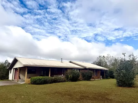 221 Annie Ave, Wewahitchka, FL 32465