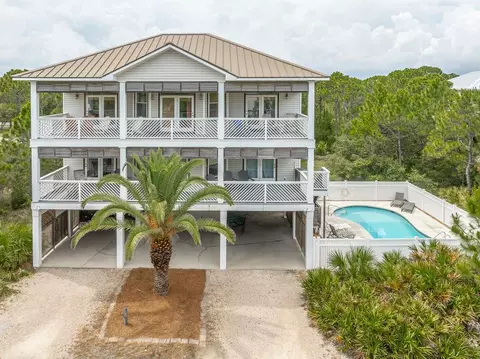 1804 Suzie Ct, Saint George Island, FL 32328