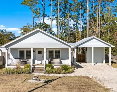 915 20th St, Port St. Joe, FL 32456