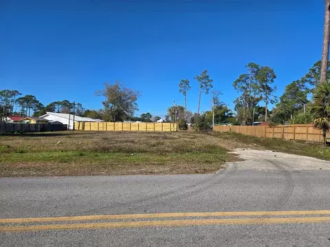 405 16th St, Port St. Joe, FL 32456