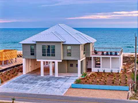 708 E Gorrie Dr, Saint George Island, FL 32328
