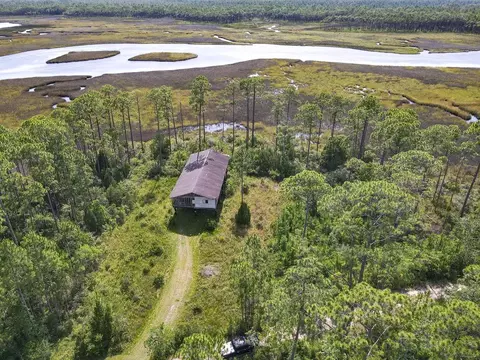 341 Jay Jay Way, Carrabelle, FL 32322 photo 4