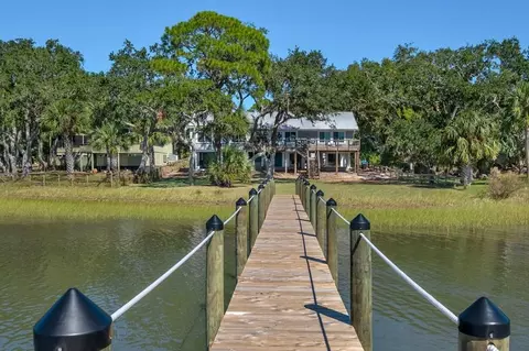 680 Alligator Dr, Alligator Point, FL 32346